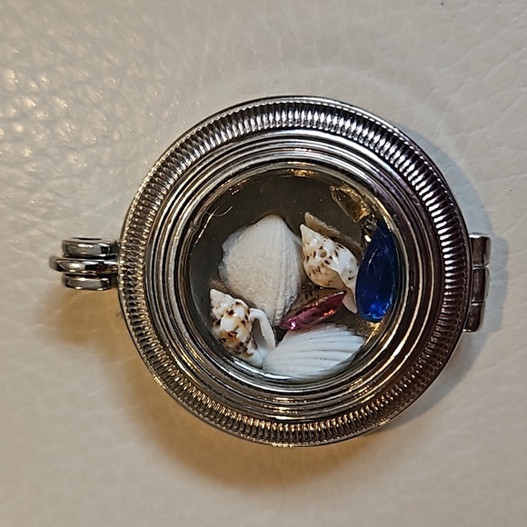 Silver Locket Pendant Interchangeable Contents - Picture 3 of 6